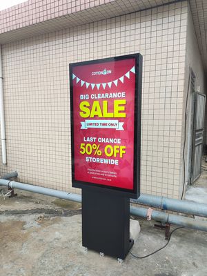 Màn hình LCD ngoài trời 49 inch 3500nits, chống nước IP66